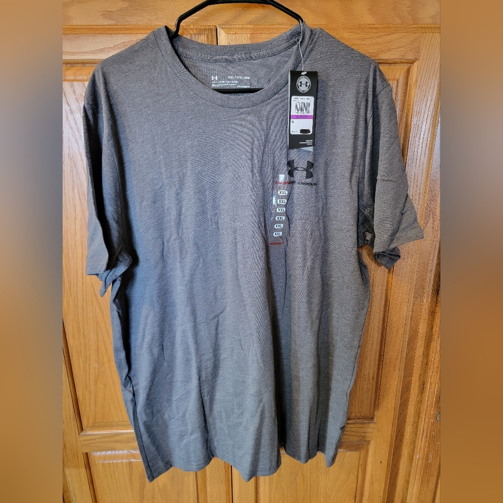 NWT XXL Under Armour Heatgear Tee Gray